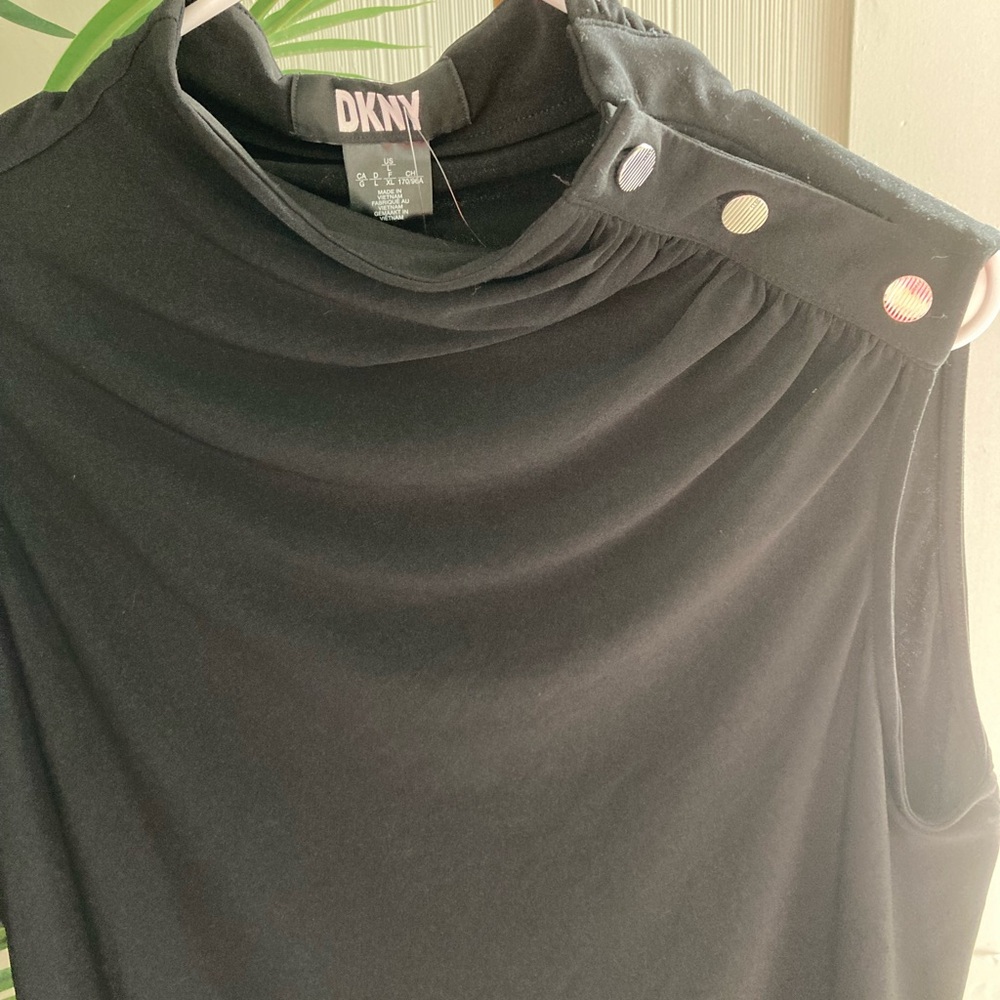 Stylish DKNY Sleeveless Top - Picture 7 of 7